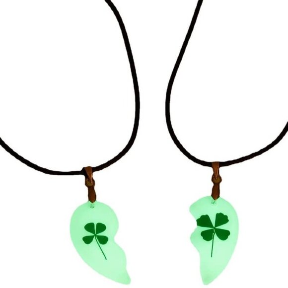 ๐ Glow-in-the-Dark Clover Heart Couple Necklace Set ๐ 2-Piece BFF Gift - Picture 4 of 4